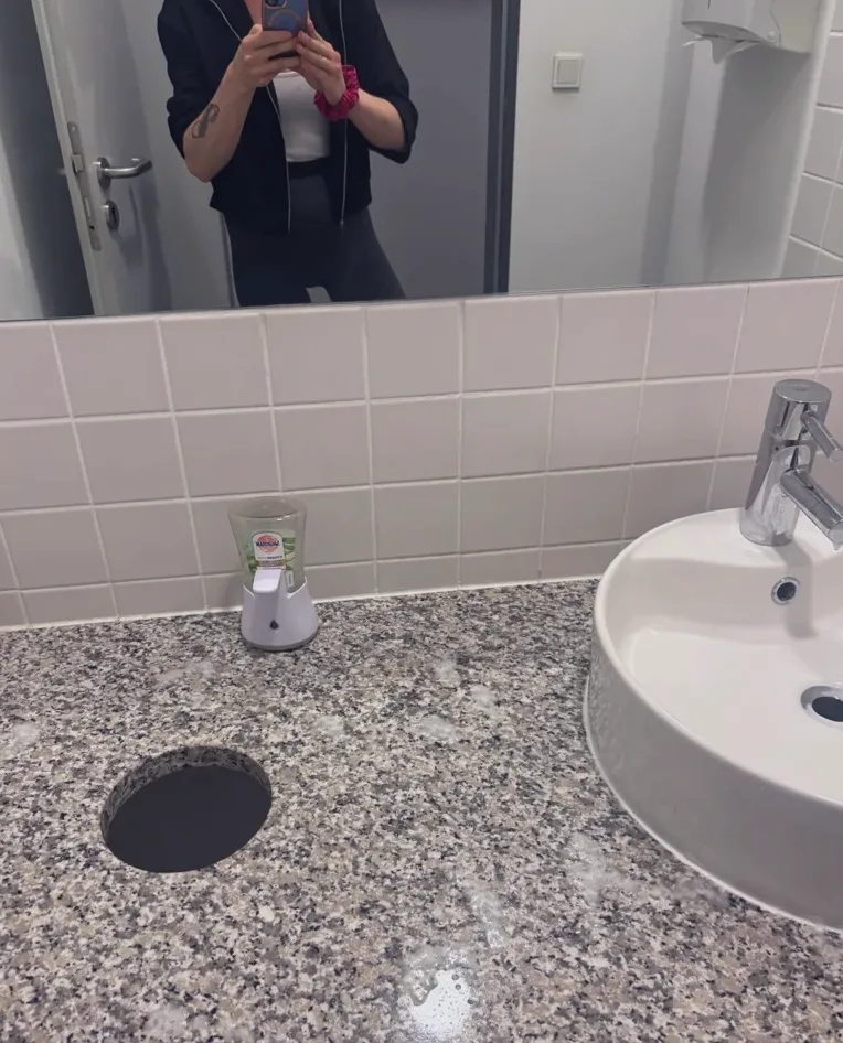 Alice, 39