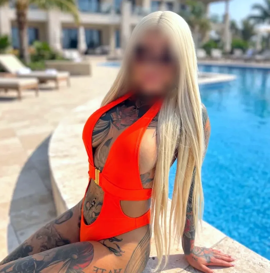 Nathalie, 26