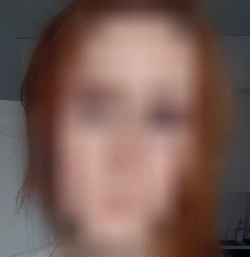 Sanela, 22