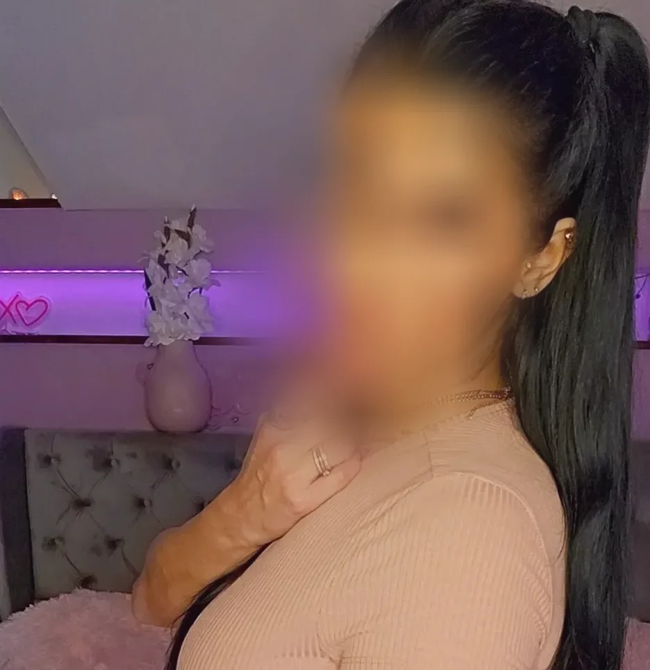 Signe, 33