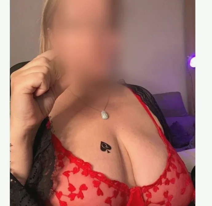 Viktoria, 39